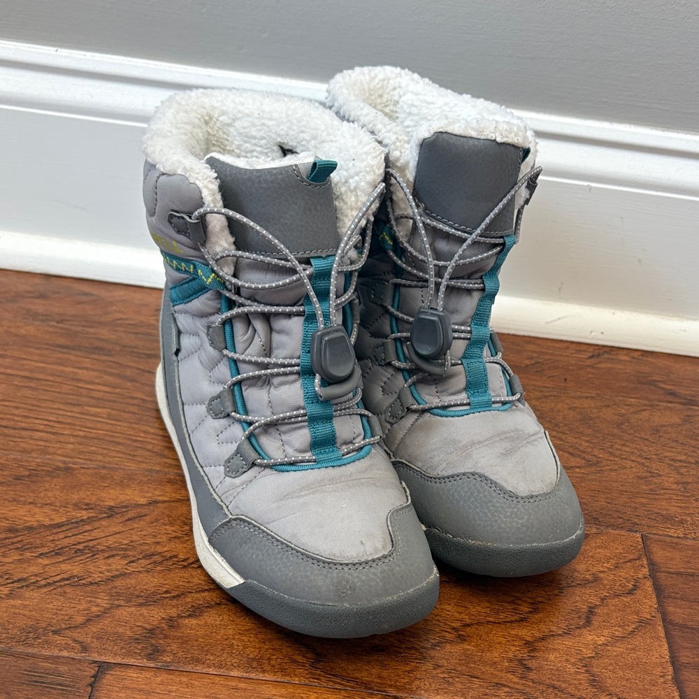 Merrill Gray and Teal Winter Boots size 4